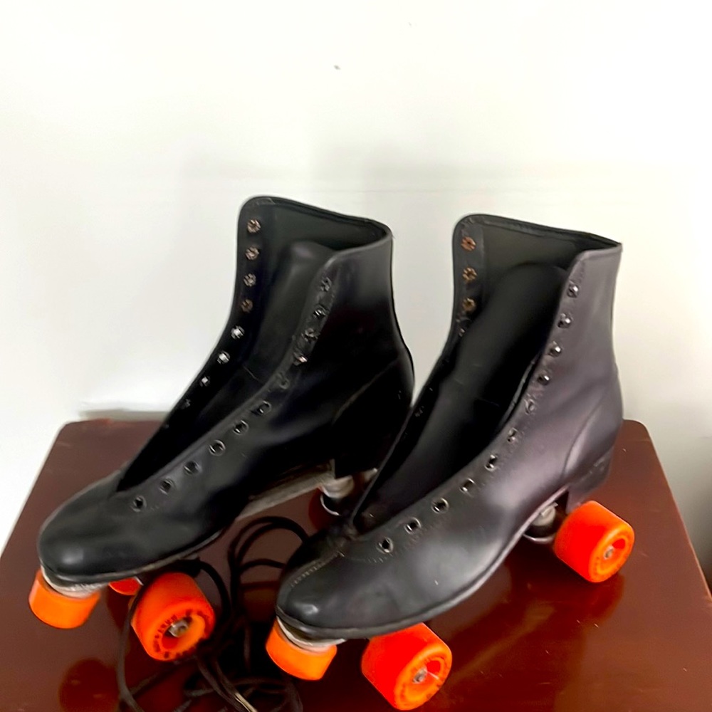 Vintage Roller Derby roller skates. Size 11